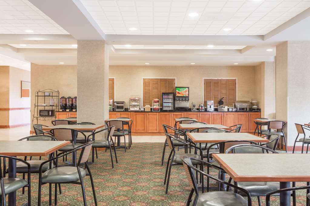 Hotel Wingate By Wyndham Stafford/Quantico Restaurant photo